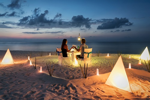 Honeymoon,Couple,Is,Having,A,Private,,Romantic,Dinner,At,A